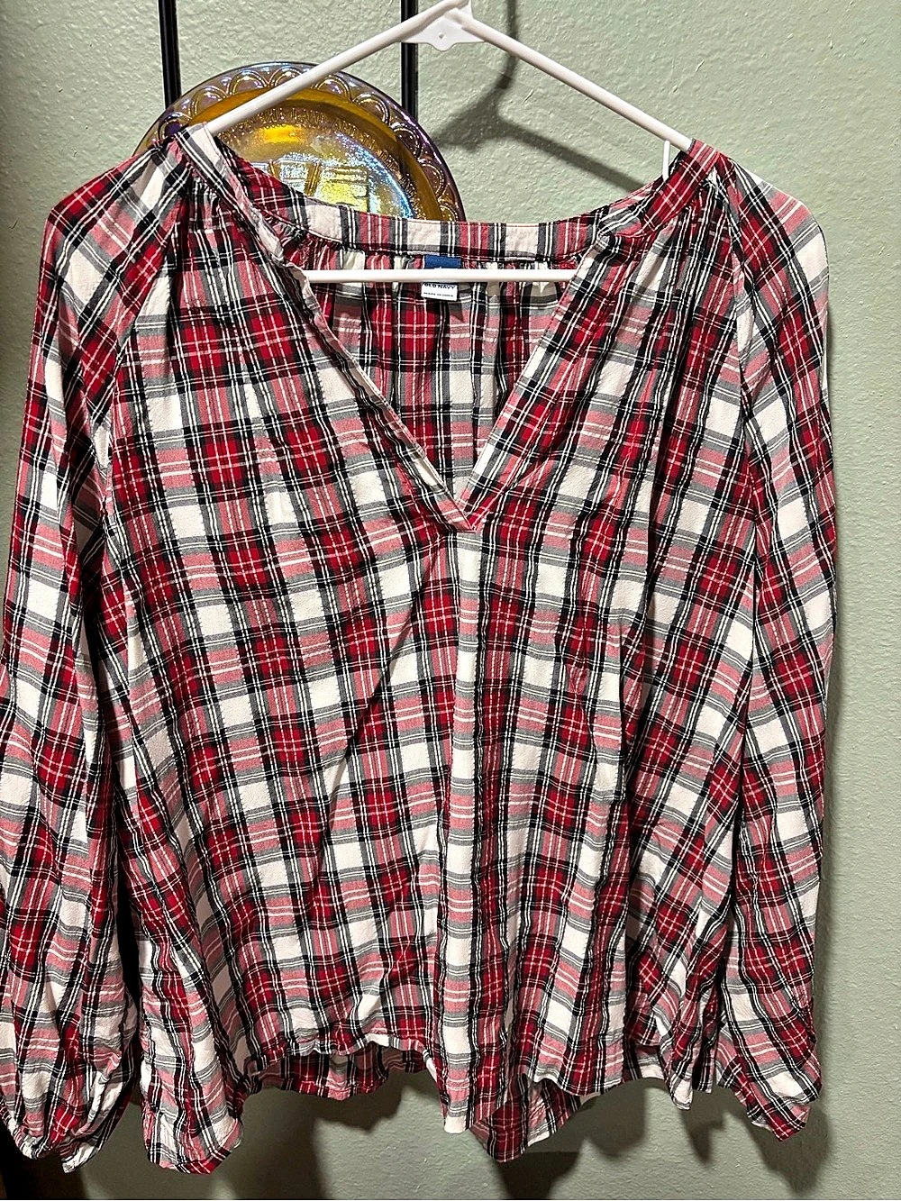 Old Navy Plaid Blouse in Red & Black Size Large